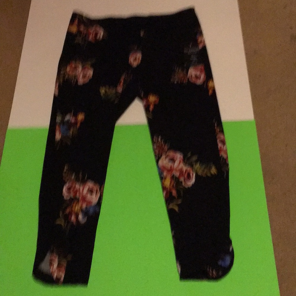Cute pants with flowers 12p